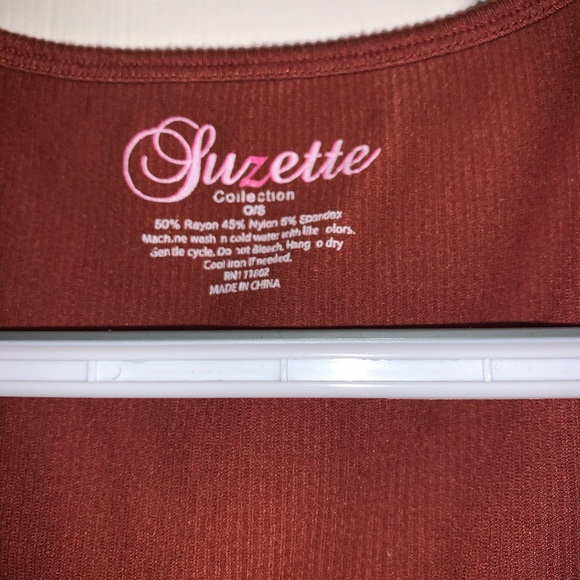 Cropped Tank Top - Picture 2 of 3